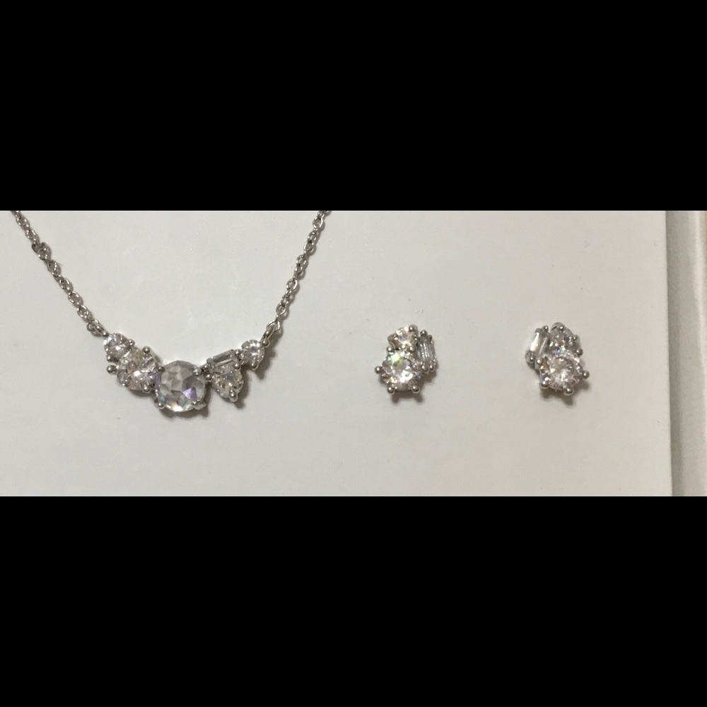 NEW in box — Beautiful Necklace/earrings set! 🔥❤️‍🔥🔥